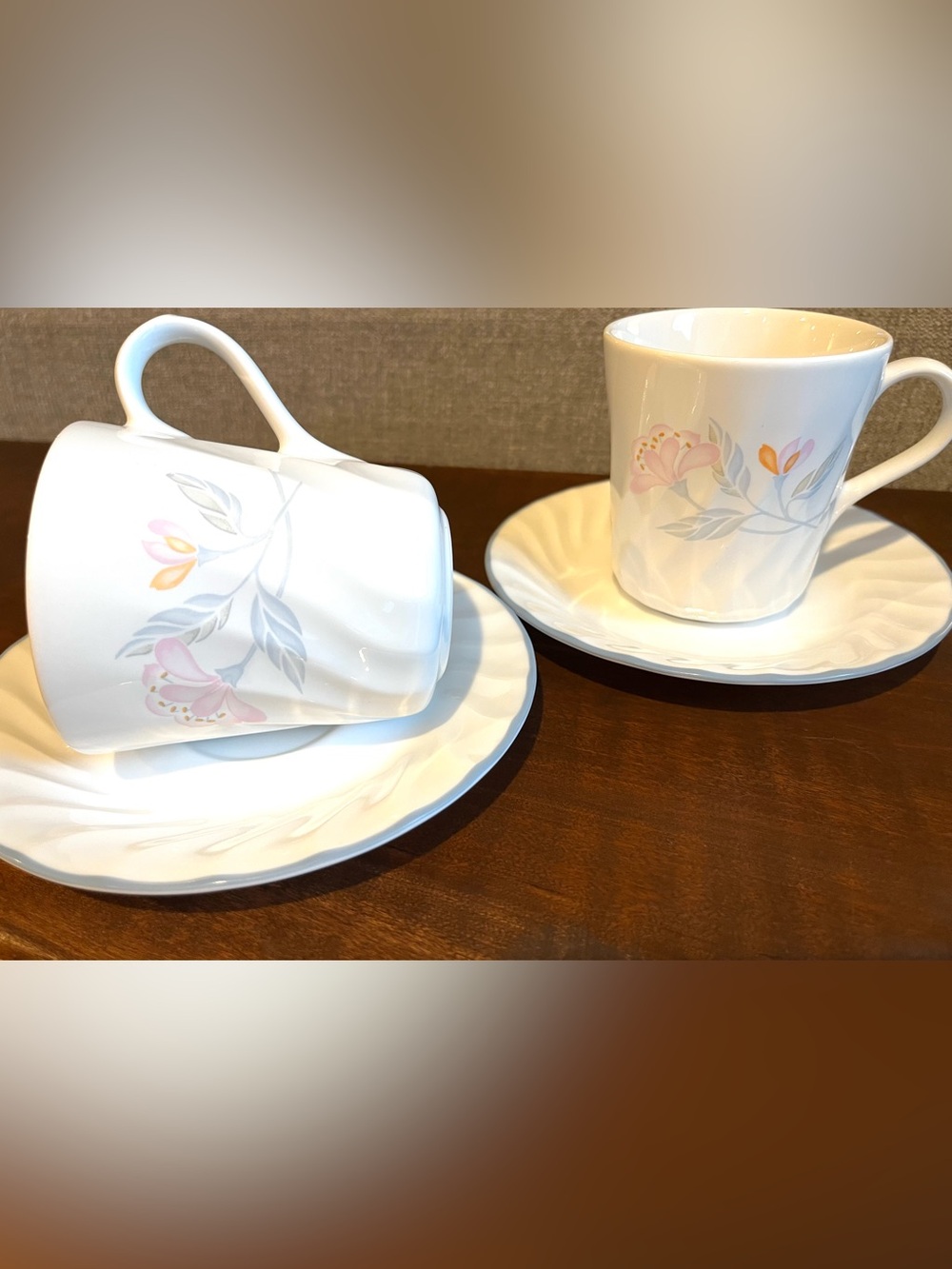 Set Corelle Cups and Saucers Pink Trio Pattern